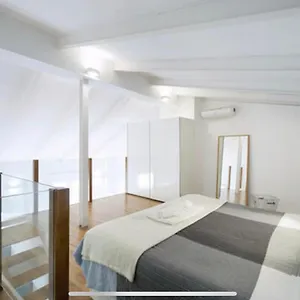 https://pastor-design-suites.hotelsinnerja.org
